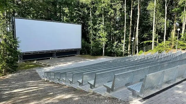 Letní kino Černá v Pošumaví. Dovolená na Lipně.